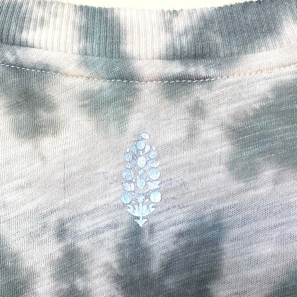 FP Movement by Free People  Cream and Green Tie-Dye Muscle Tee Size Small EUC - Picture 4 of 5